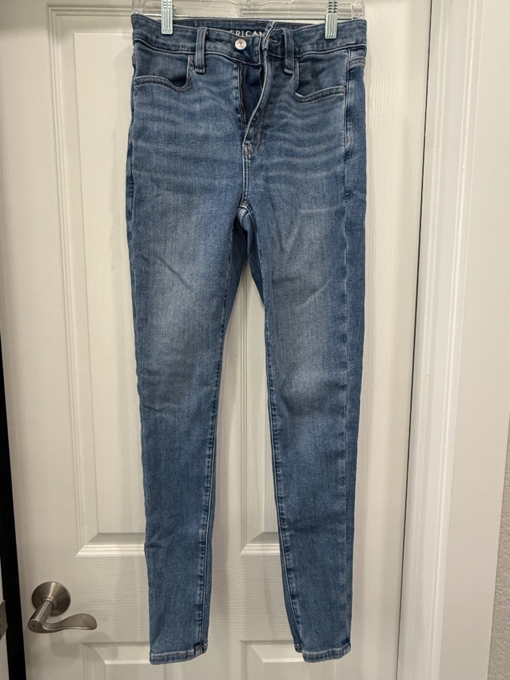 American Eagle Light–Medium Wash High Rise Jegging Next Level Stretch Size 4 Reg